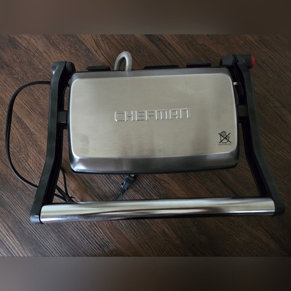 LIKE NEW CHEFMAN SANDWICH GRILLER - Picture 5 of 5